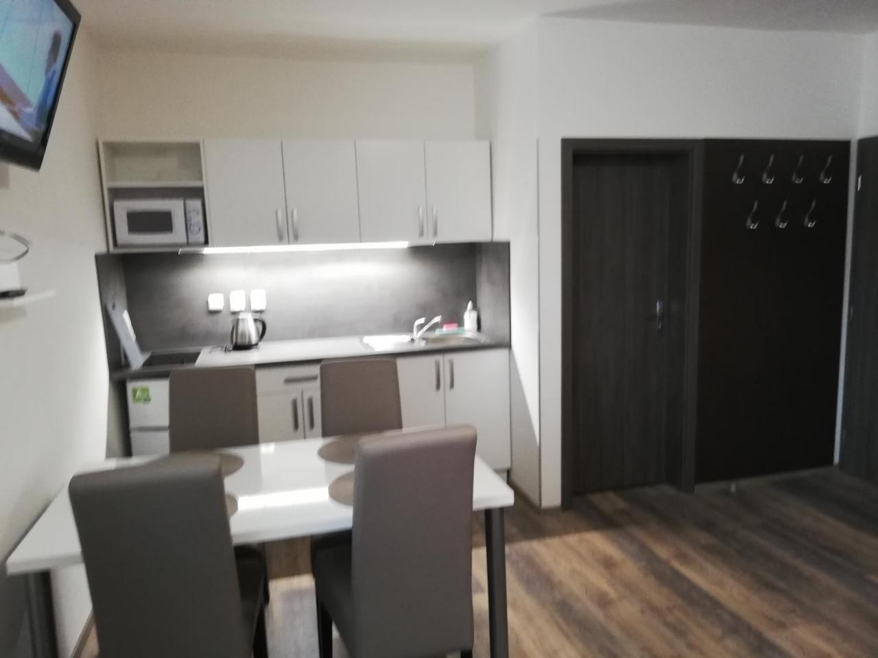 Apartmany Agatha Лоучна-над-Десноу Екстер'єр фото