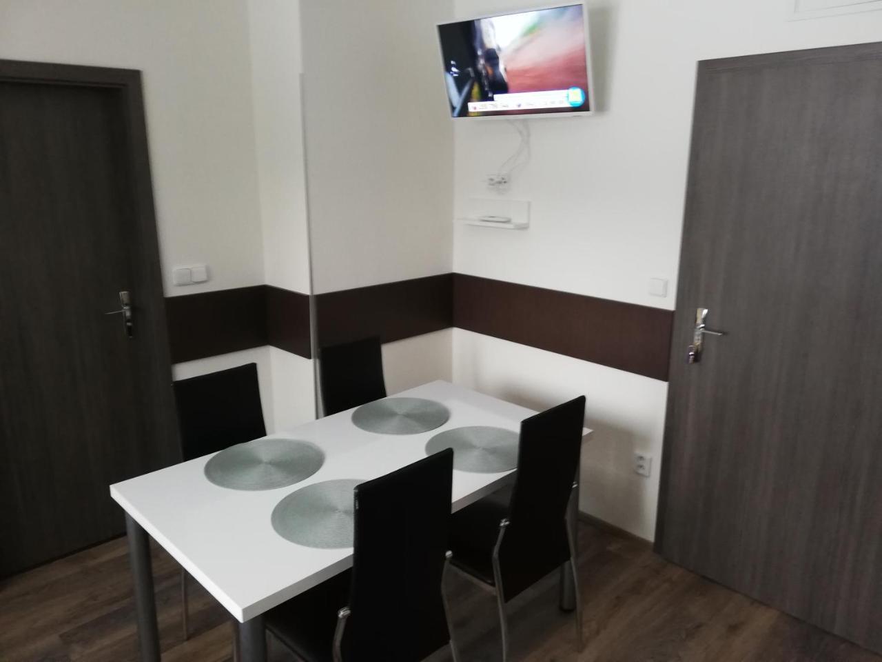 Apartmany Agatha Лоучна-над-Десноу Екстер'єр фото